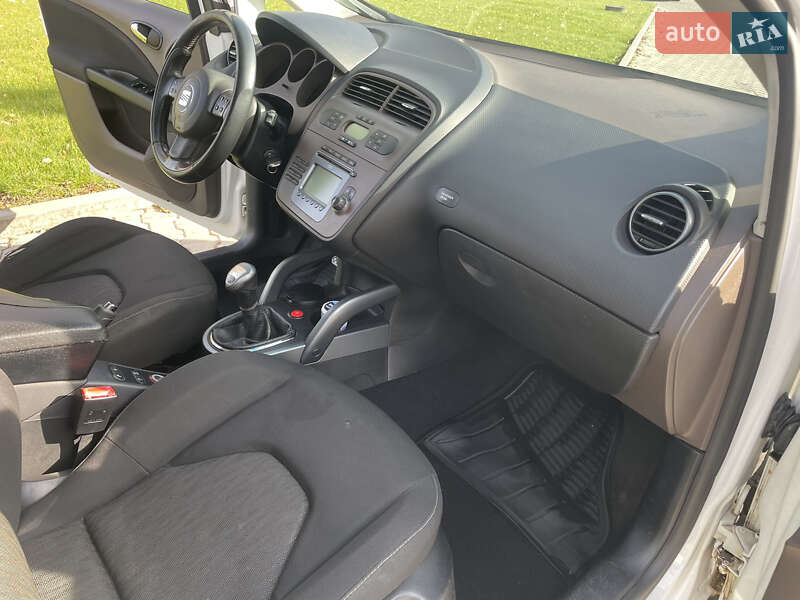 Минивэн SEAT Altea 2008 в Кицмани фото 28 Минивэн SEAT Altea 2008 в Кицмани