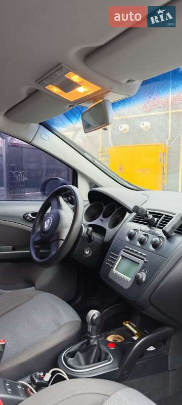 Минивэн SEAT Altea 2004 в Днепре