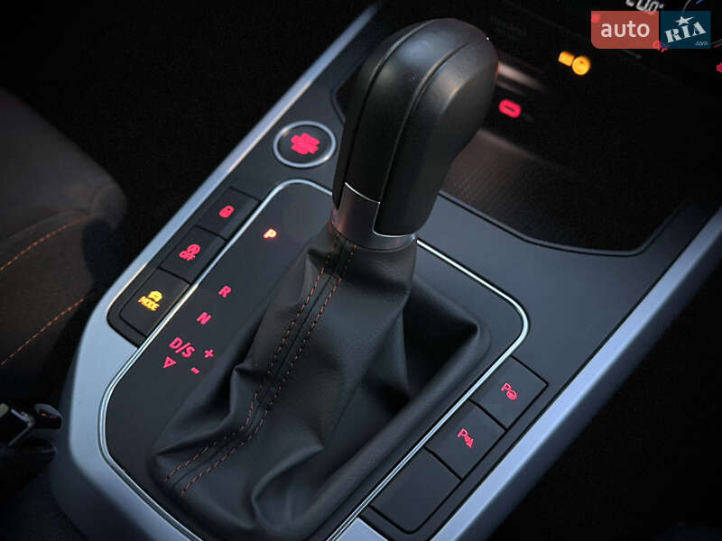 Позашляховик / Кросовер SEAT Arona 2022 в Києві