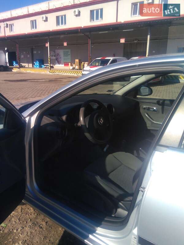 Седан SEAT Cordoba 2006 в 