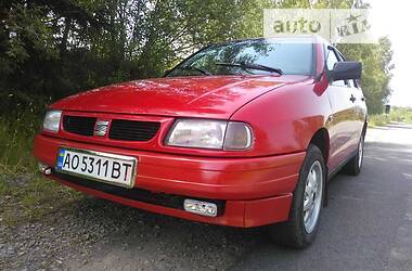 Седан SEAT Cordoba 1996 в Поляні