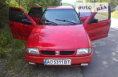 Седан SEAT Cordoba 1996 в Поляні