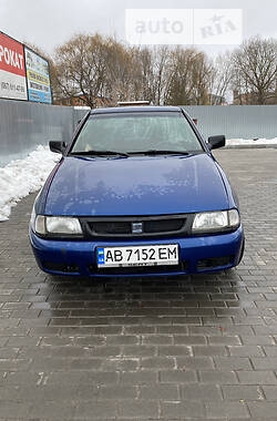 Седан SEAT Cordoba 1994 в Калиновке