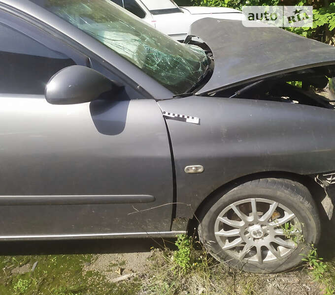 Седан SEAT Cordoba 2004 в Вінниці