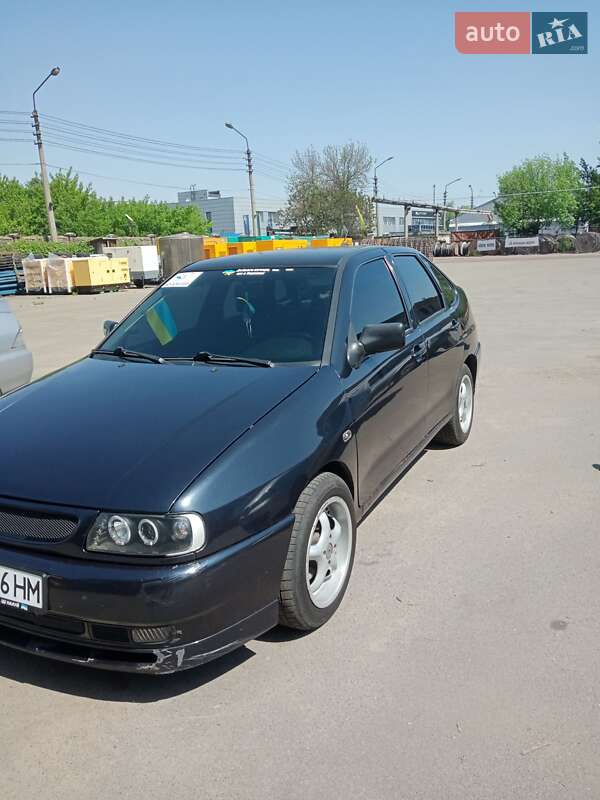 Седан SEAT Cordoba 1994 в Киеве фото 2 Седан SEAT Cordoba 1994 в Киеве