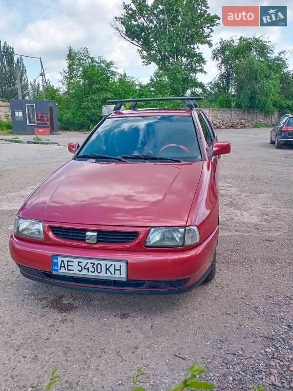 Седан SEAT Cordoba 1997 в Кривом Роге