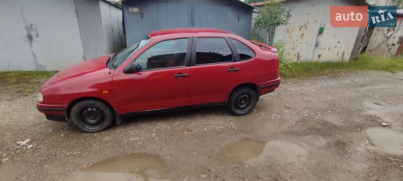 Седан SEAT Cordoba 1996 в Дрогобыче