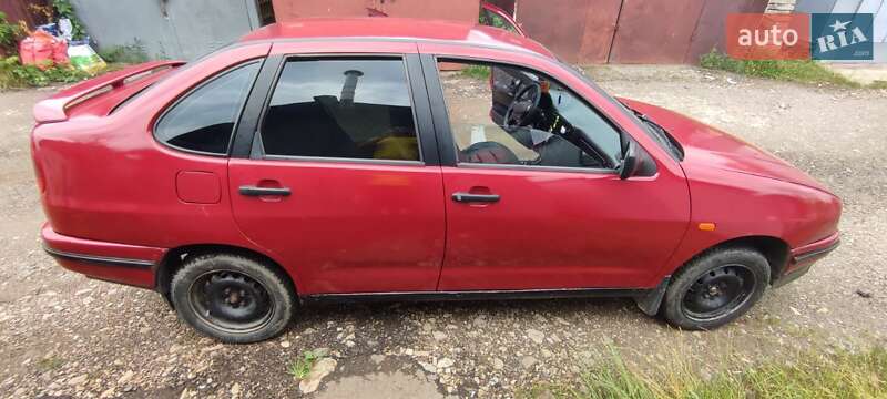 Седан SEAT Cordoba 1996 в Дрогобыче