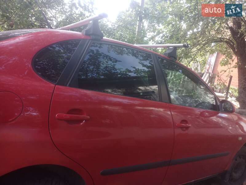 Седан SEAT Cordoba 2006 в Народичах