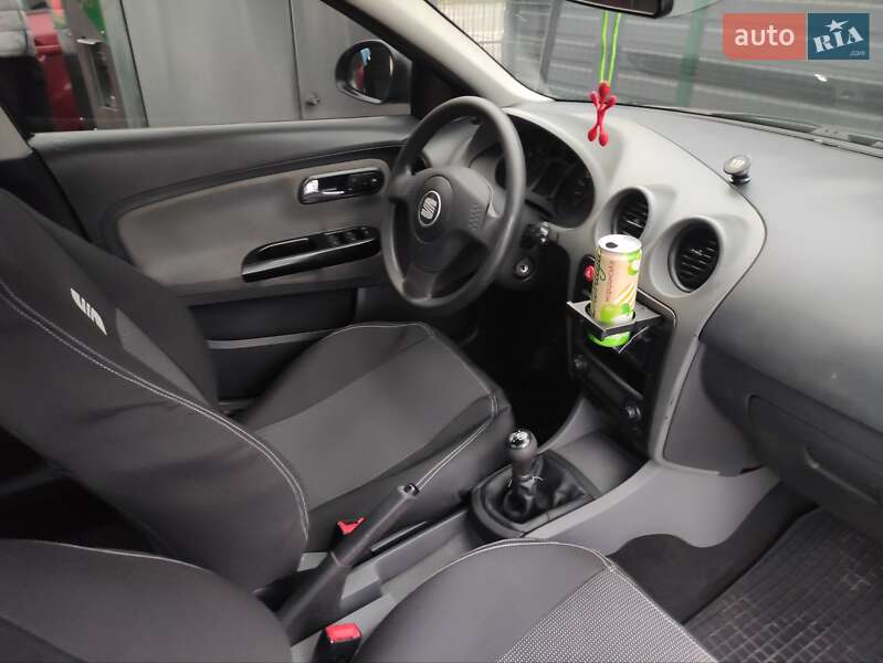 Седан SEAT Cordoba 2004 в Белой Церкви