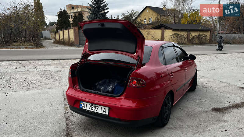 Седан SEAT Cordoba 2007 в Киеве