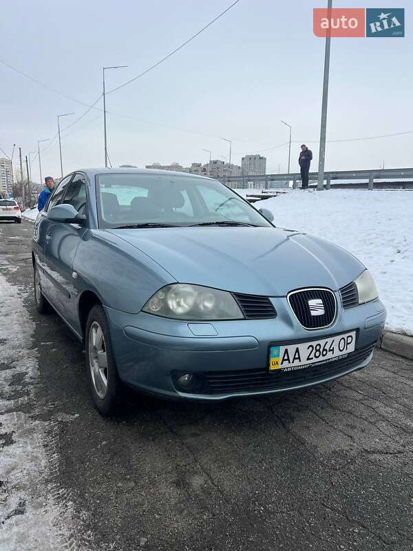 Седан SEAT Cordoba 2005 в Києві