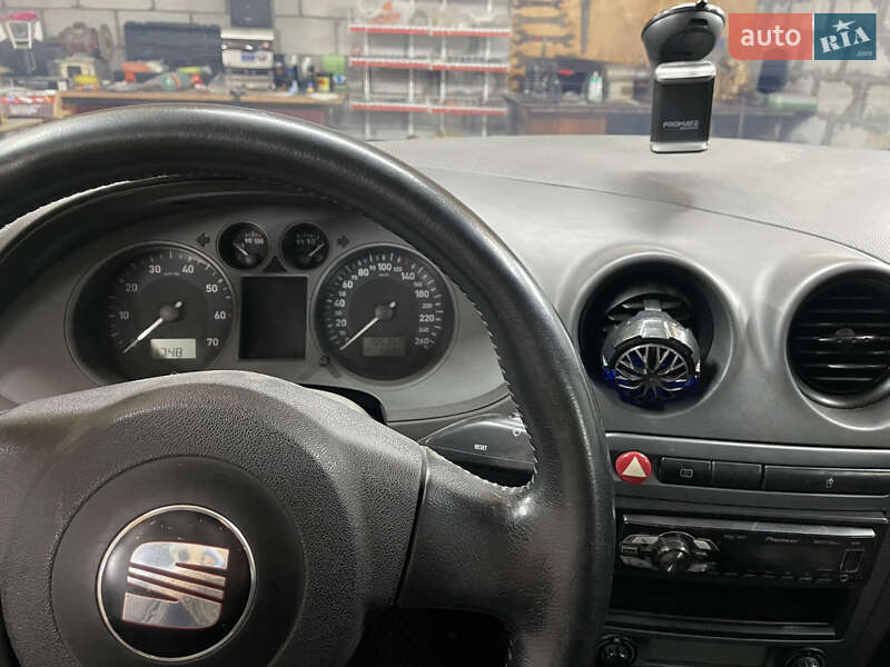 Седан SEAT Cordoba 2008 в Каменском