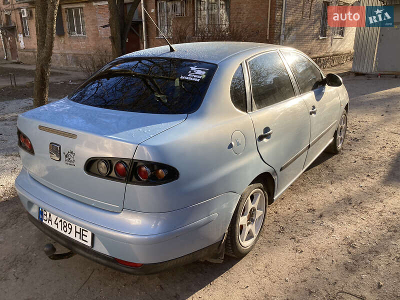 Седан SEAT Cordoba 2004 в Кропивницькому