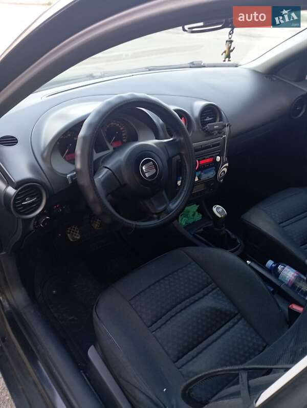 Седан SEAT Cordoba 2008 в Кропивницком