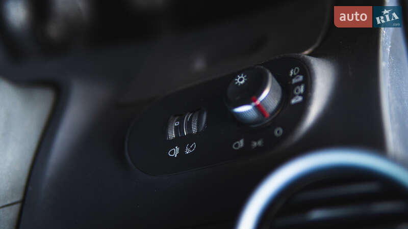 Седан SEAT Cordoba 2007 в Львове