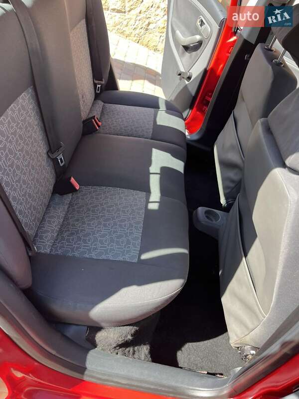 Седан SEAT Cordoba 2008 в Рівному