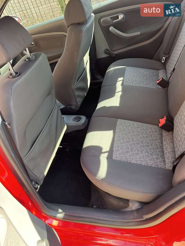Седан SEAT Cordoba 2008 в Рівному