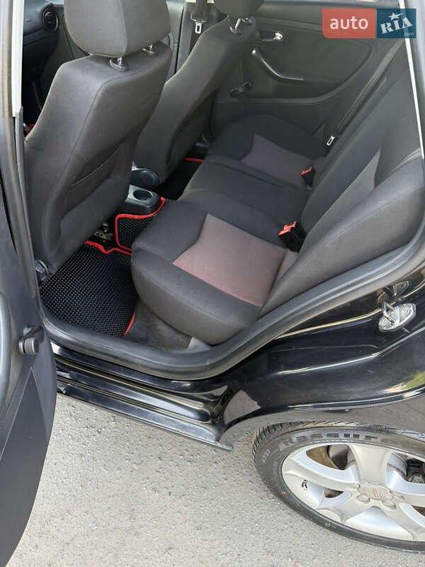 Седан SEAT Cordoba 2007 в Днепре