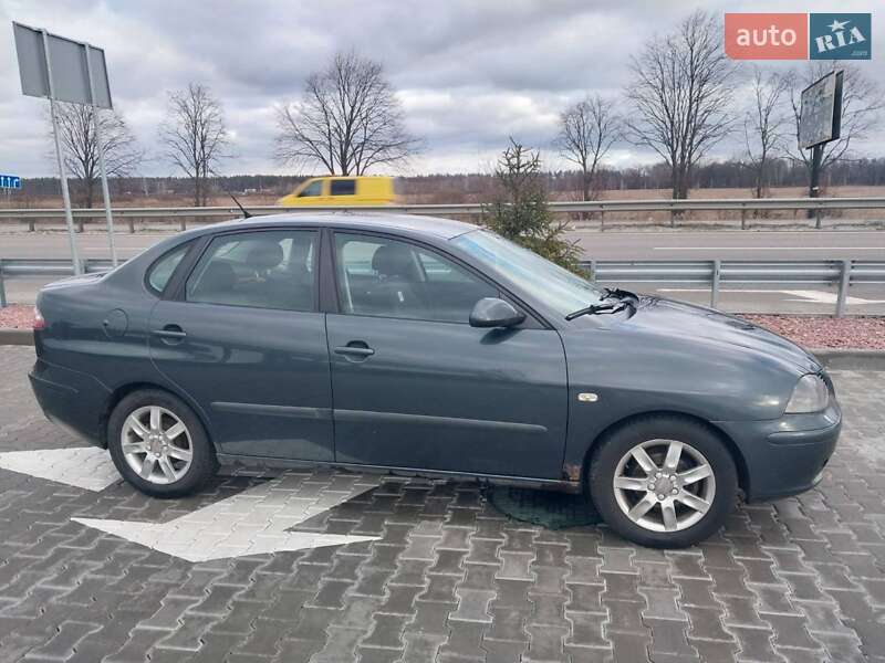 Седан SEAT Cordoba 2007 в Киеве