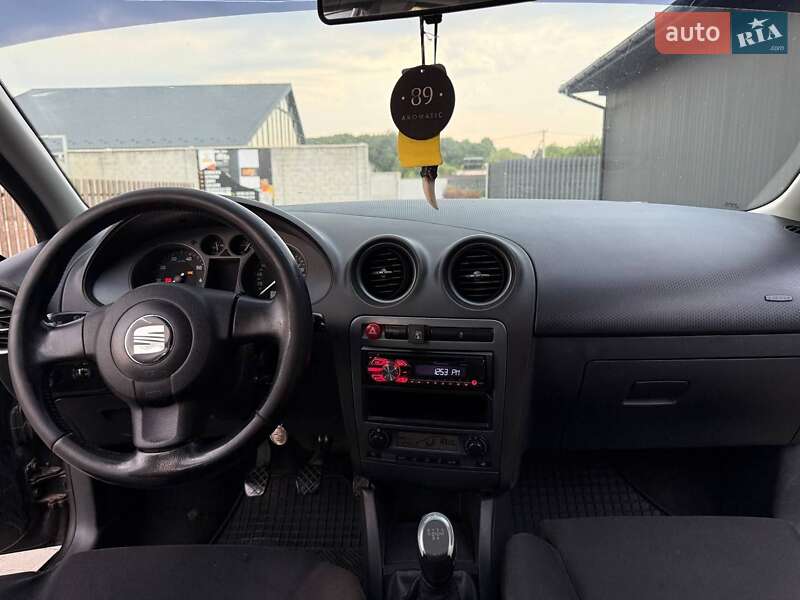 Седан SEAT Cordoba 2008 в Малехове