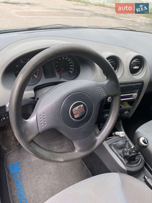Седан SEAT Cordoba 2005 в Киеве