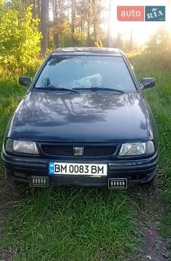 Седан SEAT Cordoba 1994 в Глухові