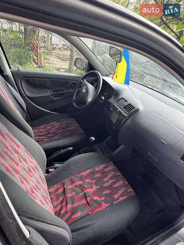 Седан SEAT Cordoba 2001 в Житомире