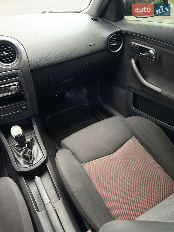 Седан SEAT Cordoba 2008 в Чернигове