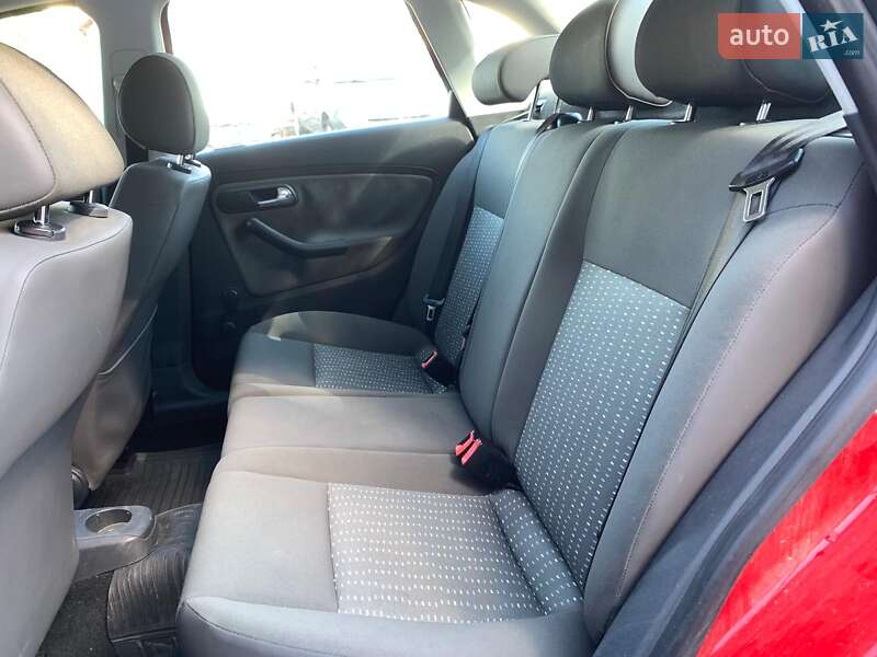 Седан SEAT Cordoba 2005 в Виннице