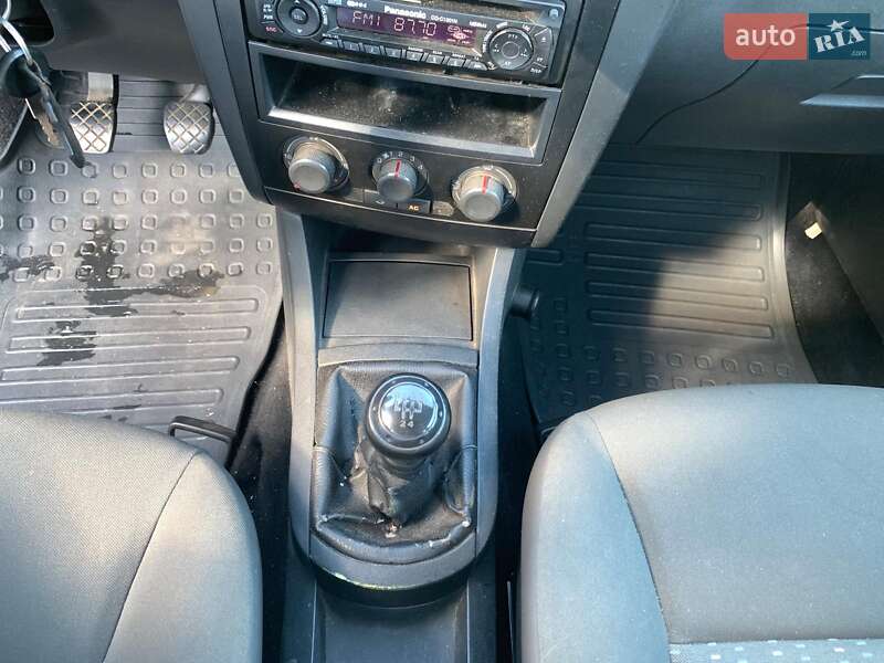 Седан SEAT Cordoba 2005 в Виннице