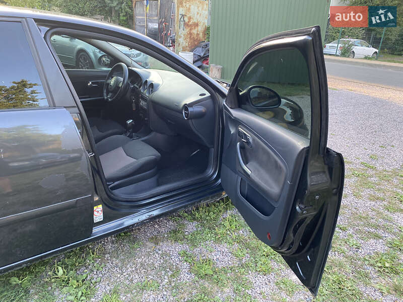 Седан SEAT Cordoba 2008 в Киеве