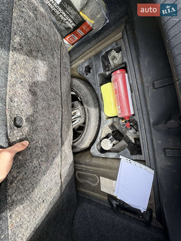 Седан SEAT Cordoba 2008 в Днепре