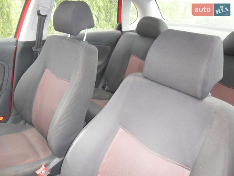 Седан SEAT Cordoba 2007 в Смеле
