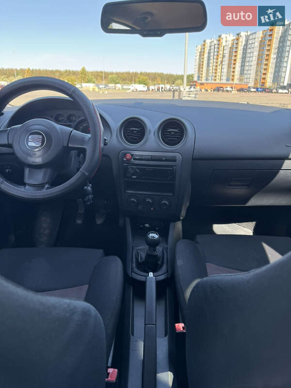 Седан SEAT Cordoba 2007 в Киеве
