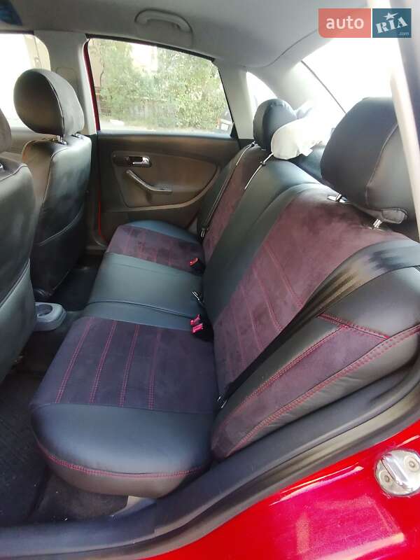 Седан SEAT Cordoba 2004 в Киеве фото 5 Седан SEAT Cordoba 2004 в Киеве