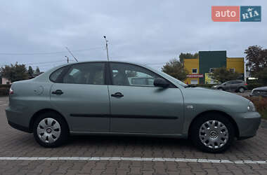 Седан SEAT Cordoba 2003 в 