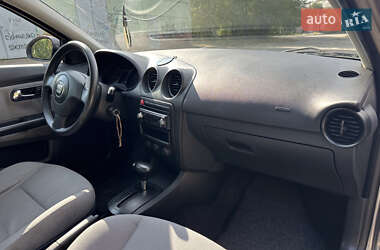 Седан SEAT Cordoba 2003 в 