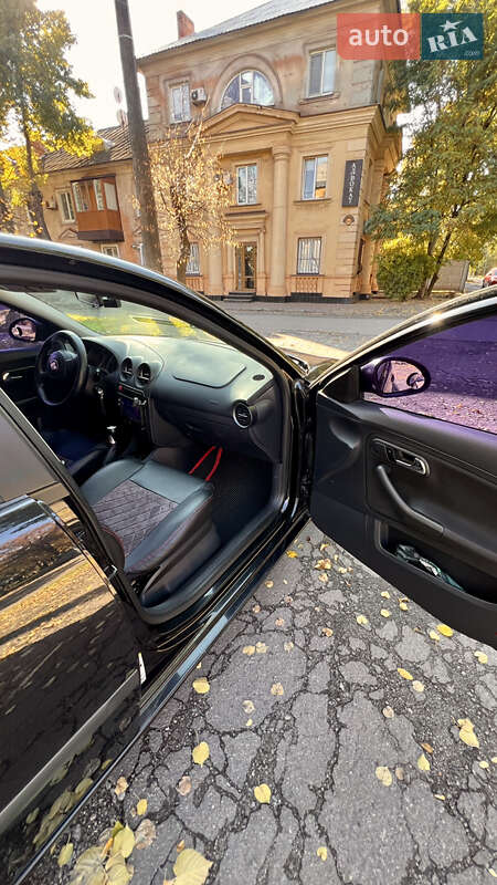 Седан SEAT Cordoba 2008 в Кривому Розі