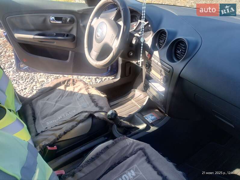 Седан SEAT Cordoba 2004 в Дрогобыче