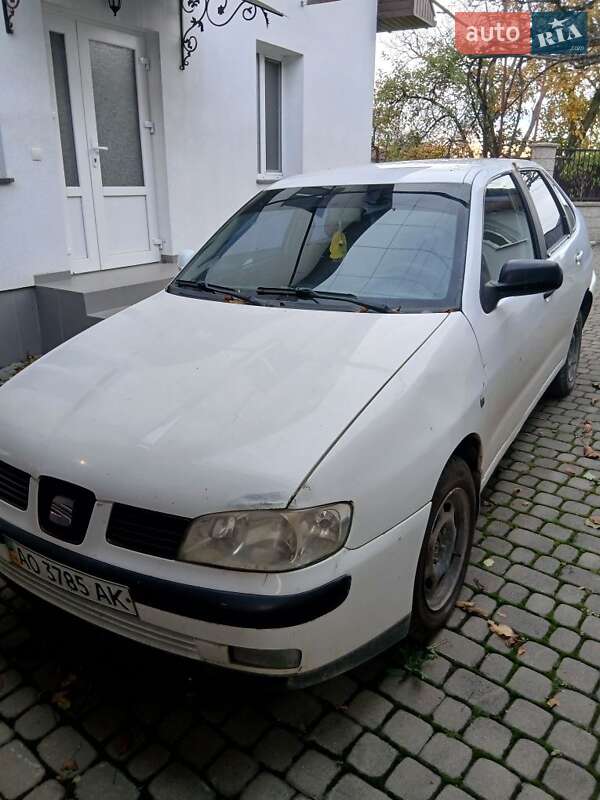 Седан SEAT Cordoba 2001 в Иршаве фото 4 Седан SEAT Cordoba 2001 в Иршаве