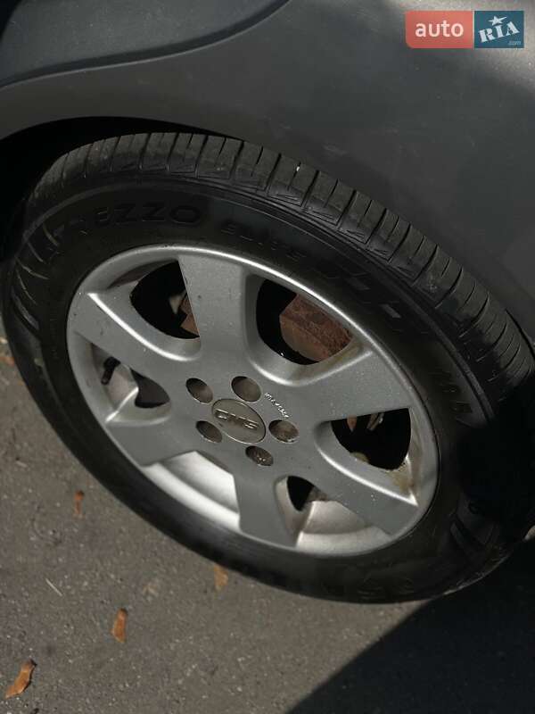 Седан SEAT Cordoba 2003 в Днепре