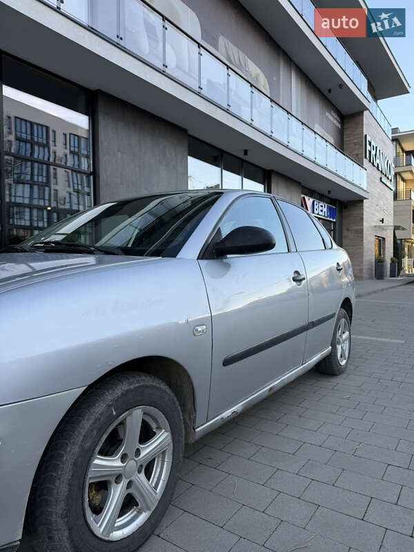 Седан SEAT Cordoba 2003 в Ужгороді фото 7 Седан SEAT Cordoba 2003 в Ужгороді