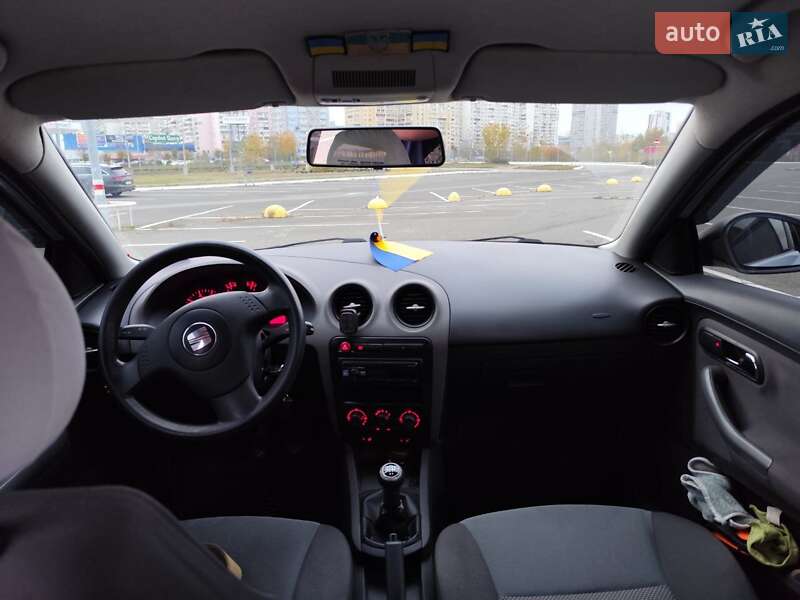 Седан SEAT Cordoba 2005 в Киеве фото 12 Седан SEAT Cordoba 2005 в Киеве