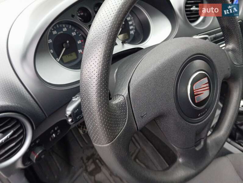 Седан SEAT Cordoba 2006 в Хмельницком