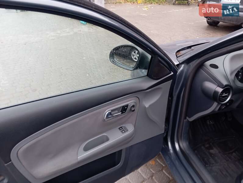 Седан SEAT Cordoba 2006 в Хмельницком