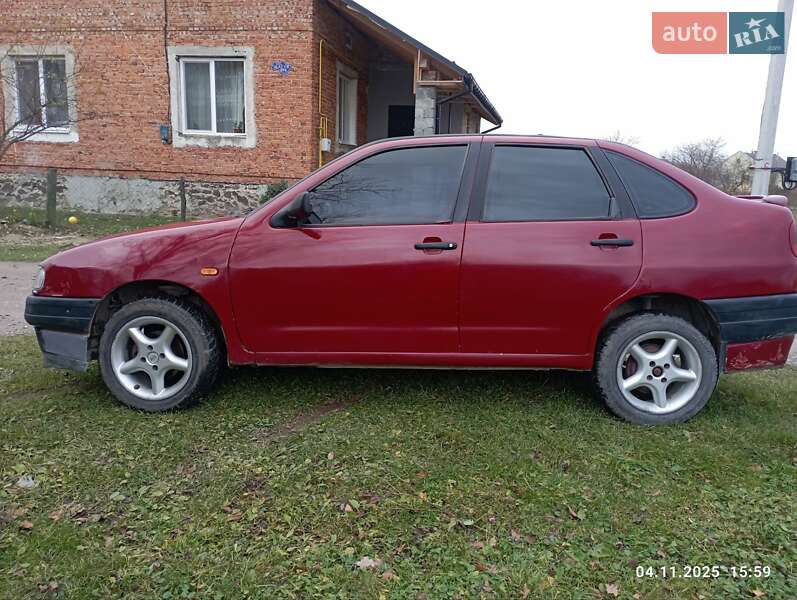 Седан SEAT Cordoba 1994 в Городке фото 11 Седан SEAT Cordoba 1994 в Городке