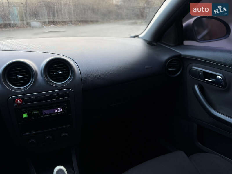 Седан SEAT Cordoba 2007 в Днепре