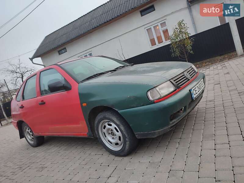 Седан SEAT Cordoba 1994 в Чернівцях