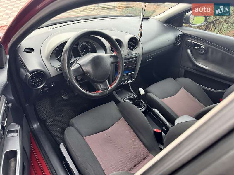 Седан SEAT Cordoba 2008 в Києві